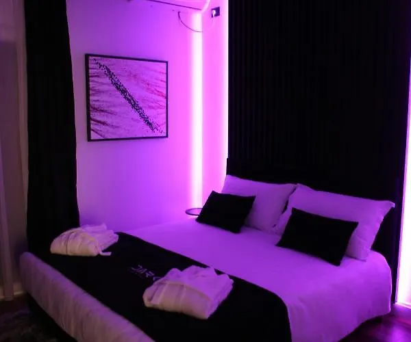 Dark Boutique Hotel