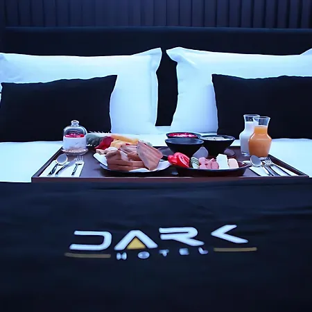 Dark Boutique Hotell Shkoze (Tirana)