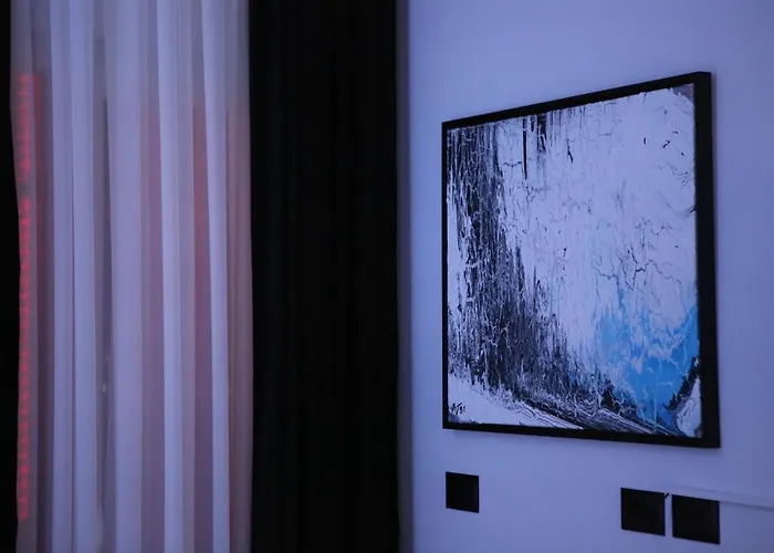 Dark Boutique Shkoze (Tirana)