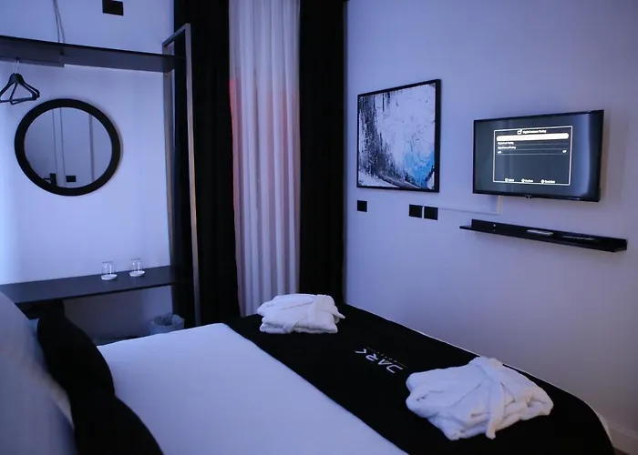 Dark Boutique Shkoze (Tirana)