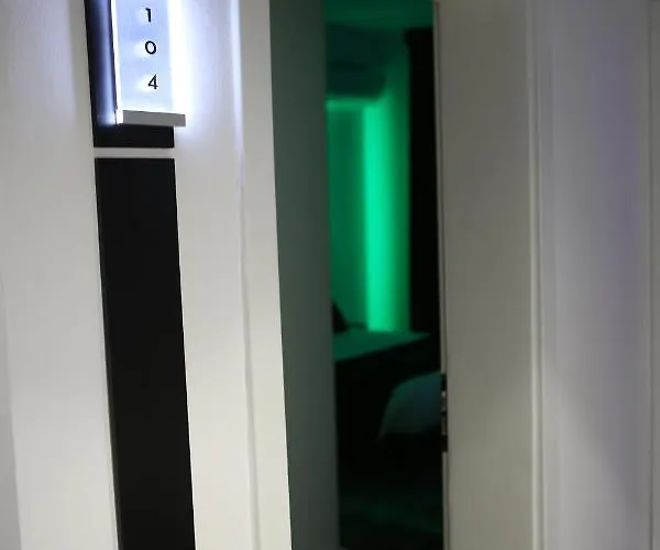 Ξενοδοχείο Dark Boutique Shkoze (Tirana)