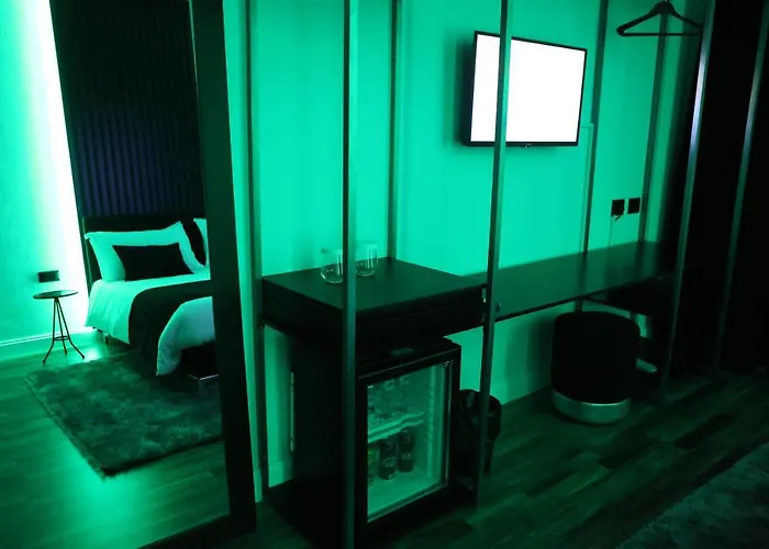 Ξενοδοχείο Dark Boutique Shkoze (Tirana)